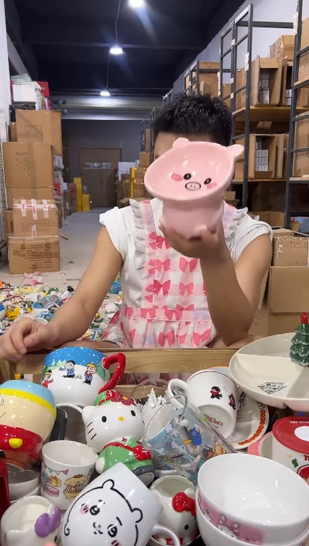 瓷片小猪猫碗
