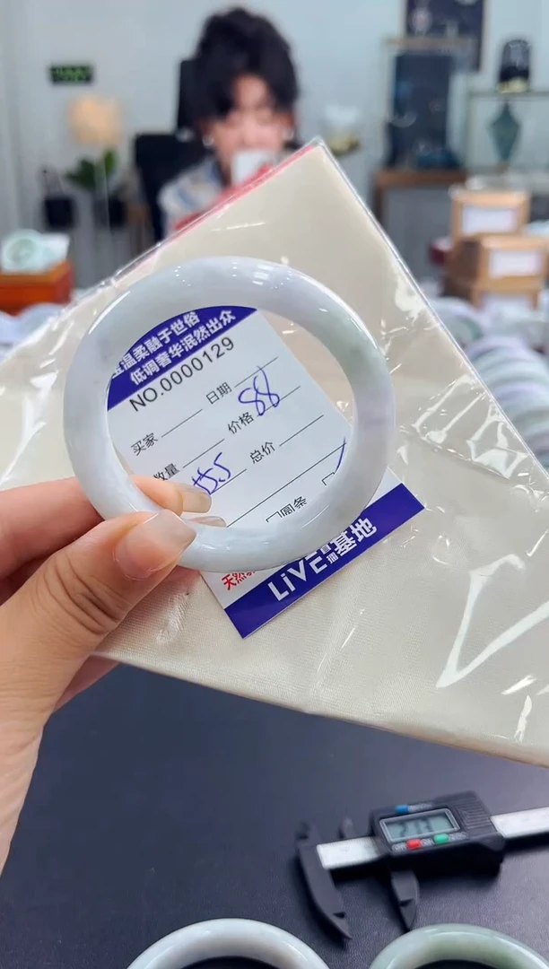 翡翠手镯未镶嵌天然缅甸A货翡翠