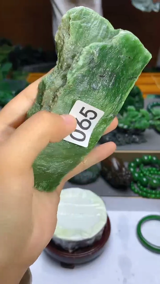 和田玉（碧玉）未镶嵌珠宝半成品65