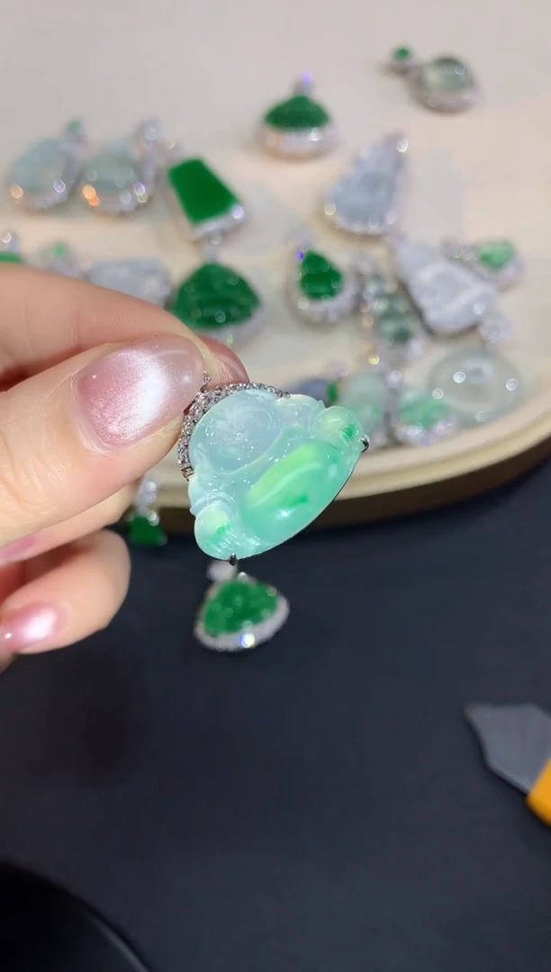 吊坠(不含链)18K金镶嵌翡翠D546|26800