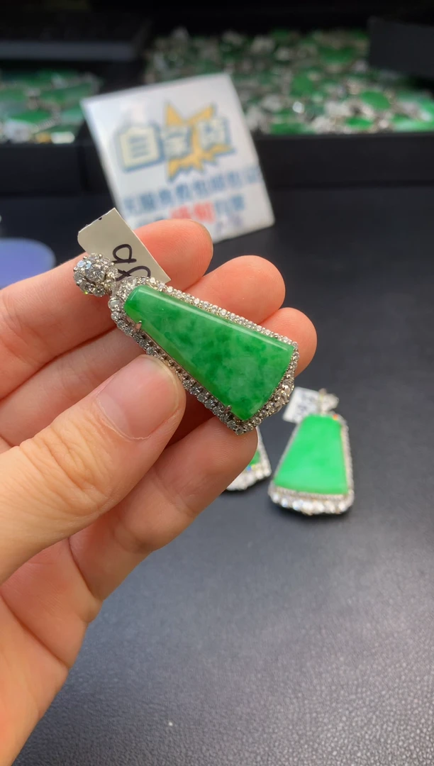 翡翠银S925镶嵌颈饰翡翠1