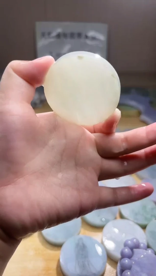 翡翠未镶嵌颈饰翡翠A货 姜谭537