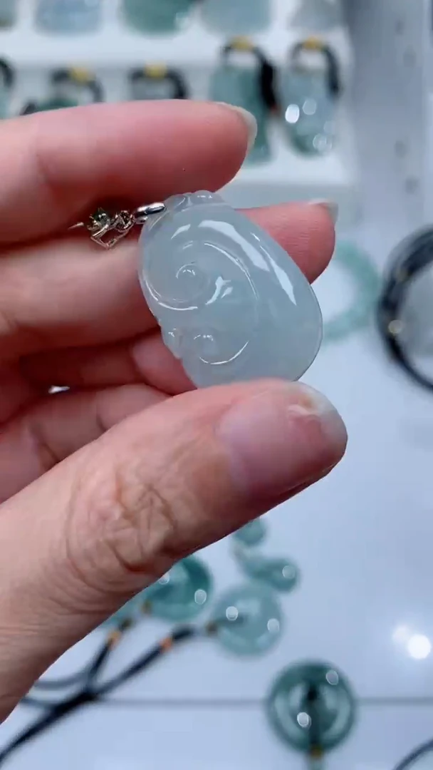 颈饰银S925镶嵌翡翠吊坠