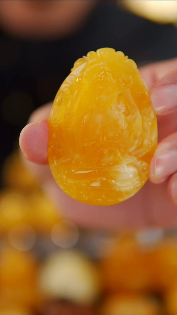 裸石琥珀未镶嵌37.3千手观音吊坠