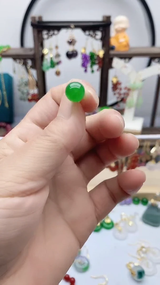 14K金镶嵌石英质玉（天山翠）耳饰56