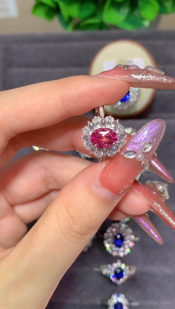 戒指彩色蓝宝石18K金镶嵌2.03CT