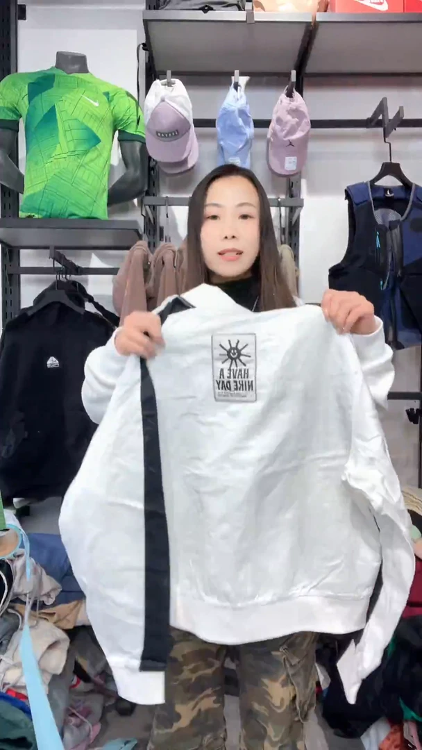 1652闪购编码  运动卫衣裤以直播间过款为准 尺码. 175