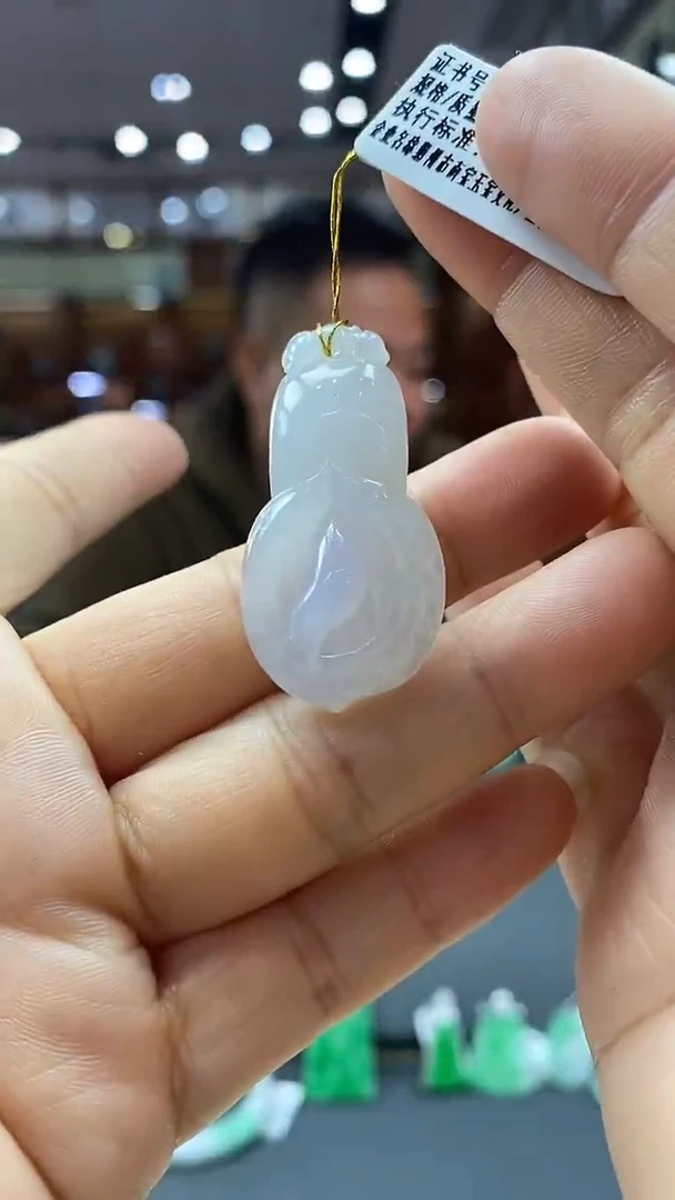 颈饰未镶嵌翡翠玉兰花