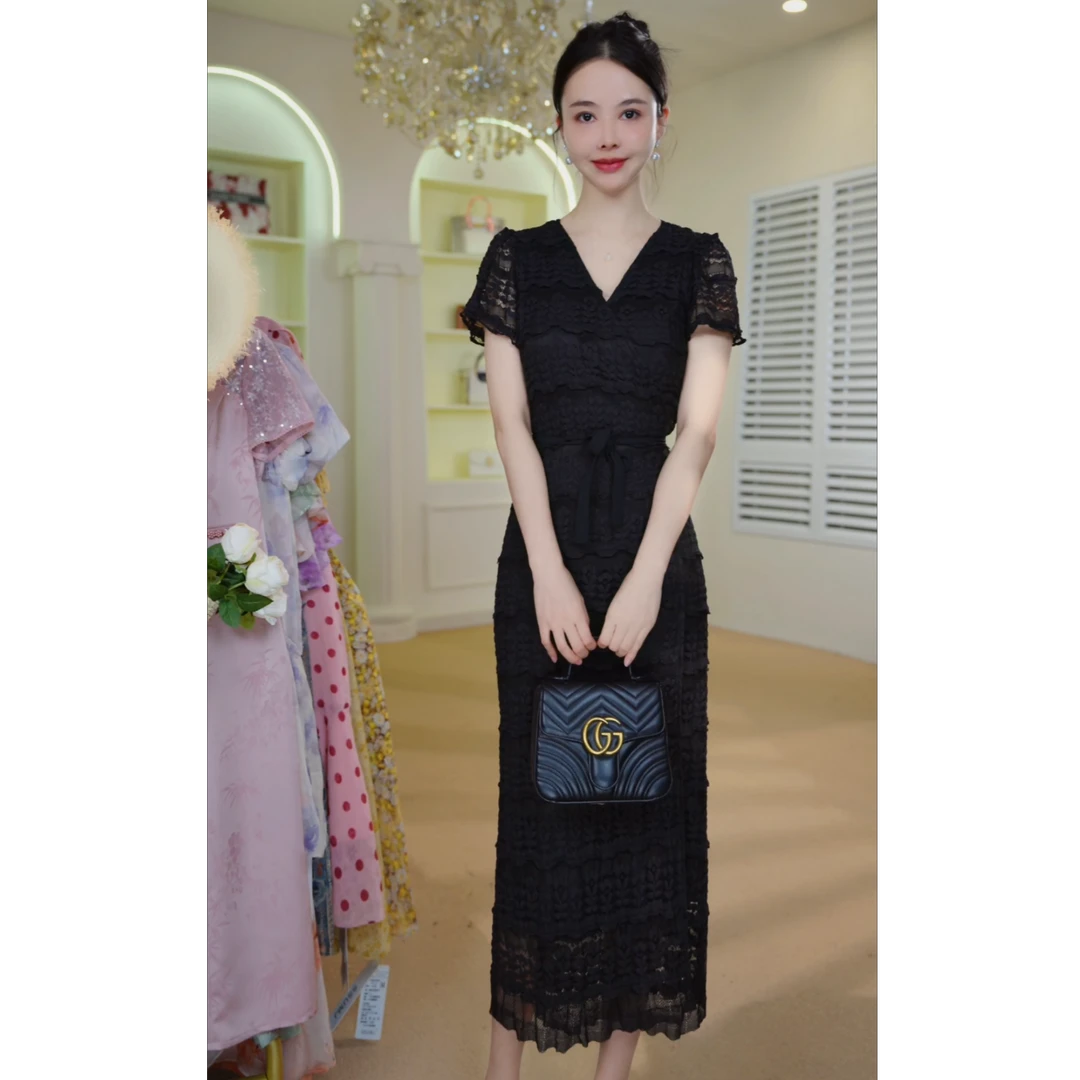 轻奢蕾丝v领仙女小黑裙气质拼接鱼尾裙子J5256