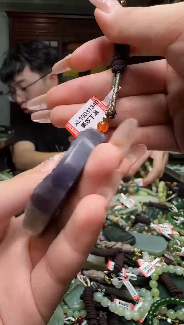 颈饰未镶嵌和田玉多样性发一