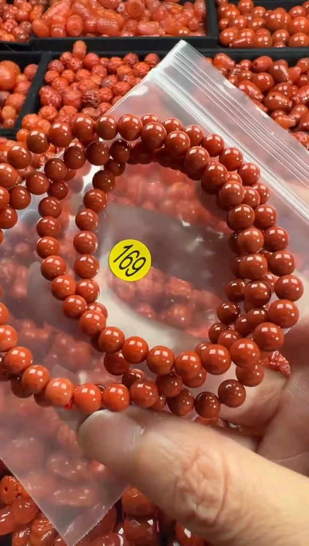 颈饰未镶嵌南红玛瑙闲***间1