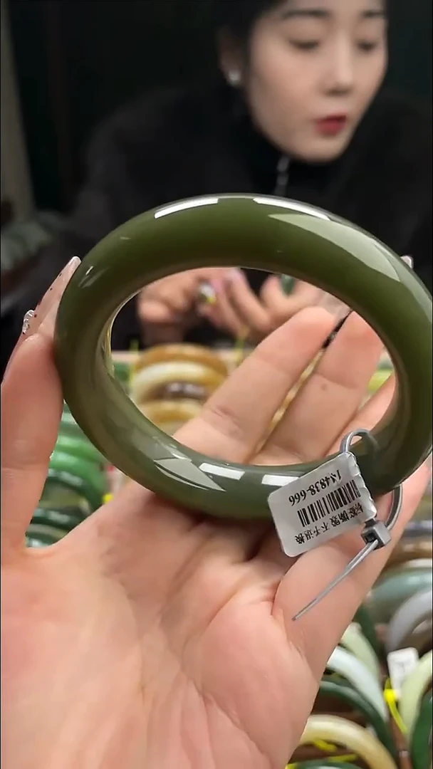 定制和田玉和田玉手镯60