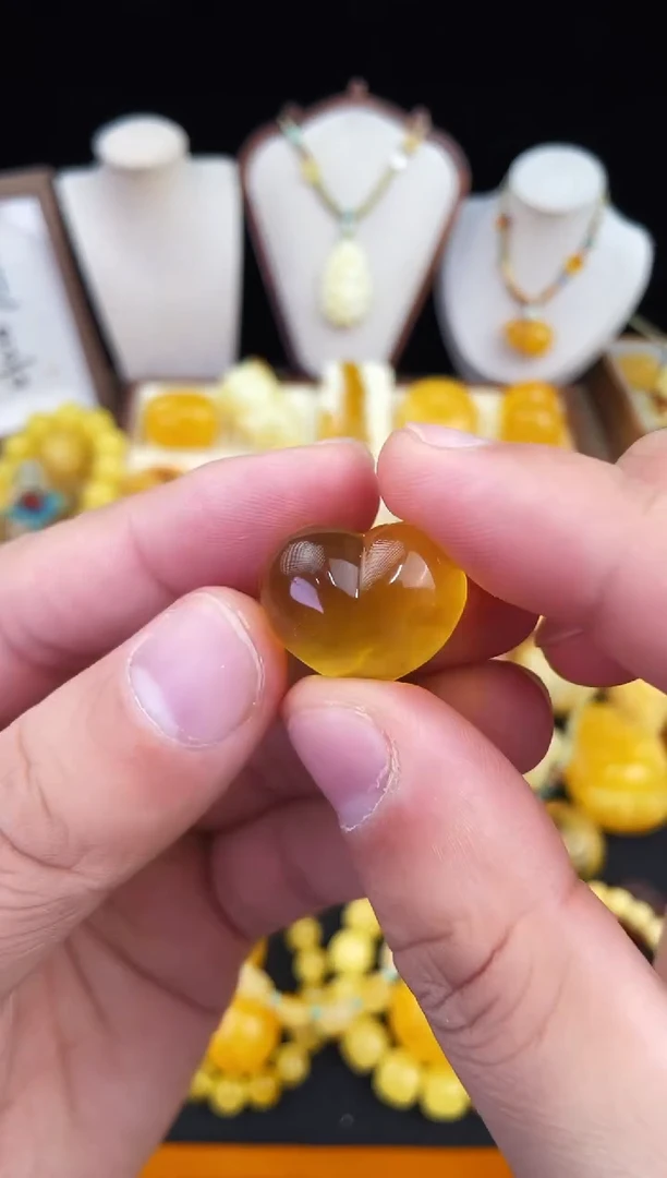 琥珀未镶嵌珠宝奇石柒月