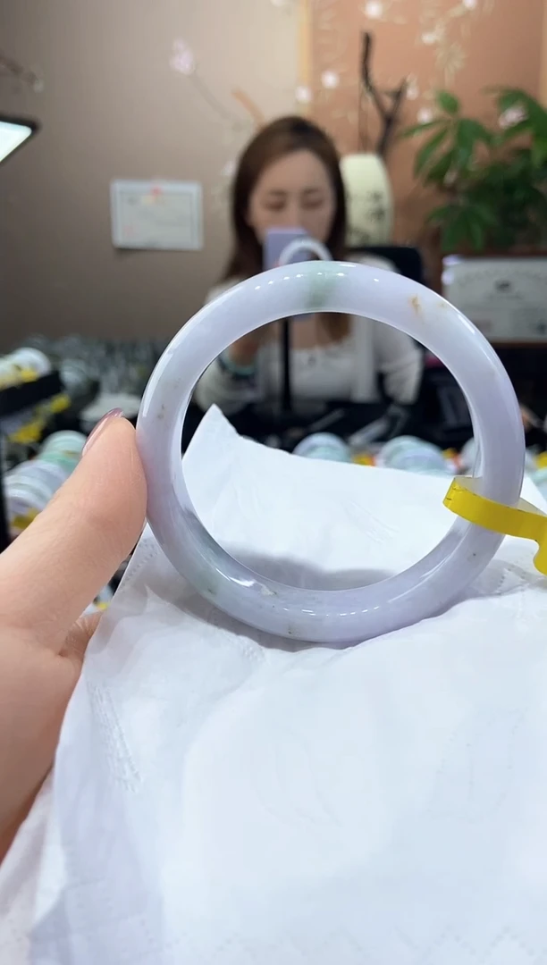 翡翠手镯未镶嵌57.7圈口