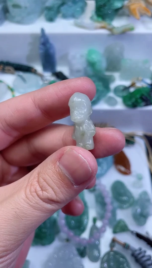 【闪购商品】翡翠颈饰未镶嵌光头强