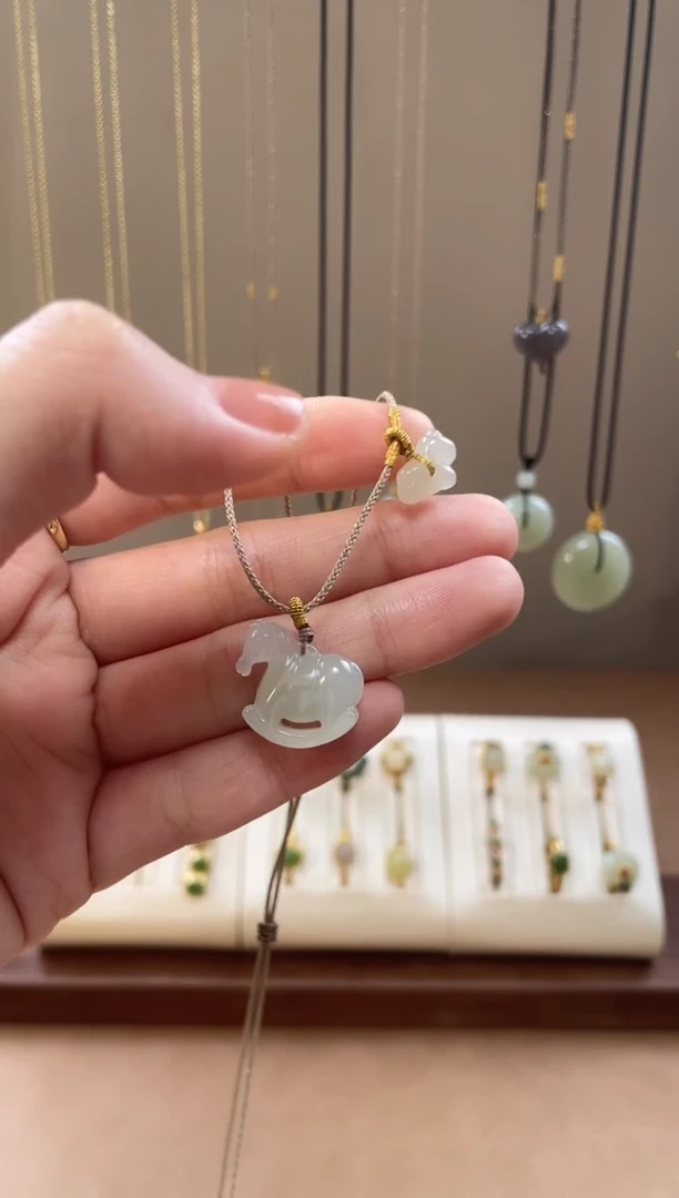颈饰未镶嵌和田玉和田玉吊坠