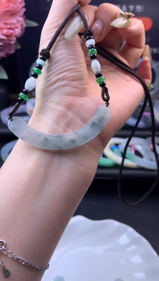 翡翠未镶嵌颈饰玉璜-编绳