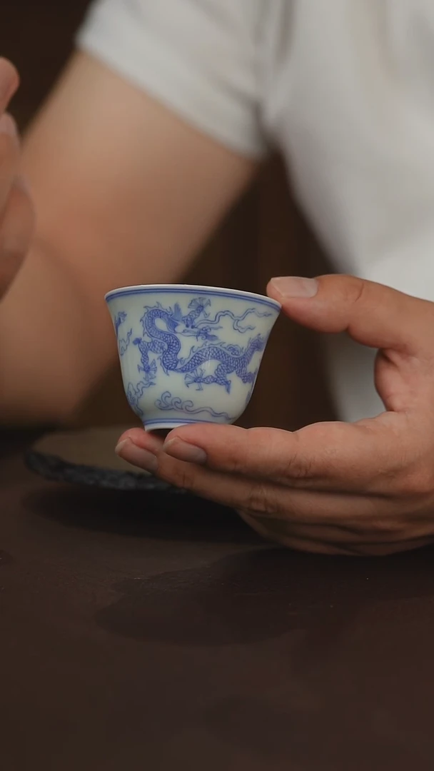 景德镇青花龙纹主人杯