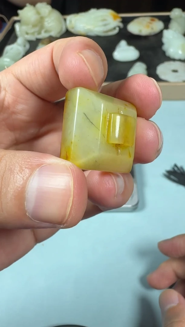 和田玉未镶嵌颈饰1