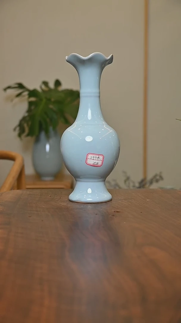 25#荷叶口瓶 天青 微瑕 朱家汝窑款