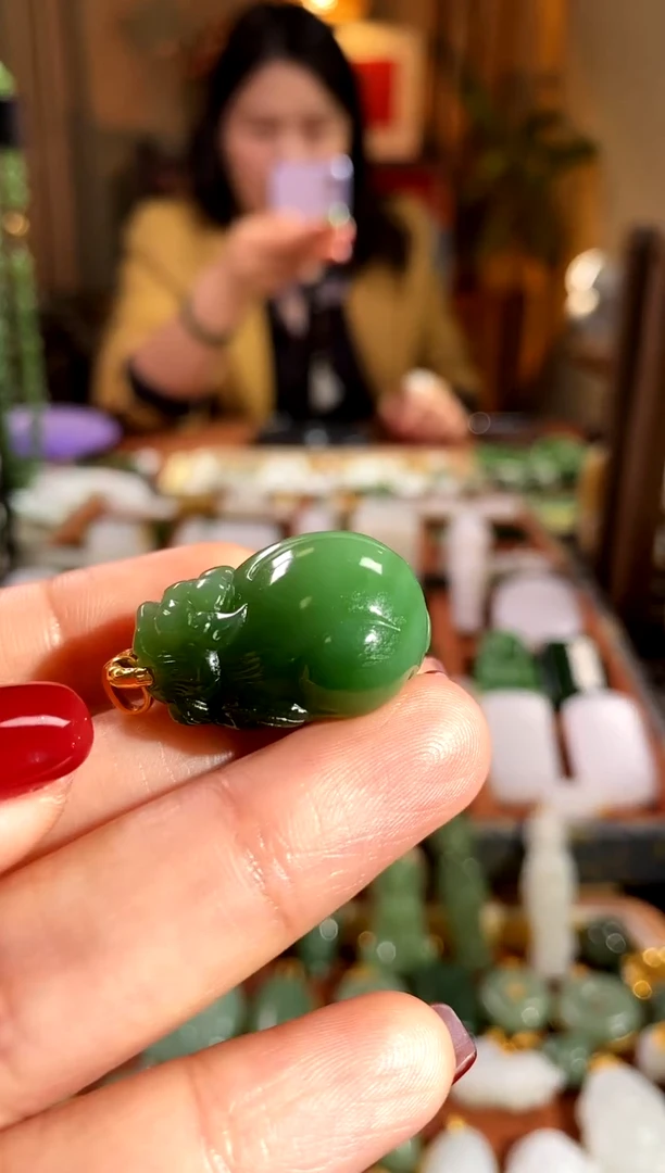 吊坠(赠链)18K金镶嵌和田玉.