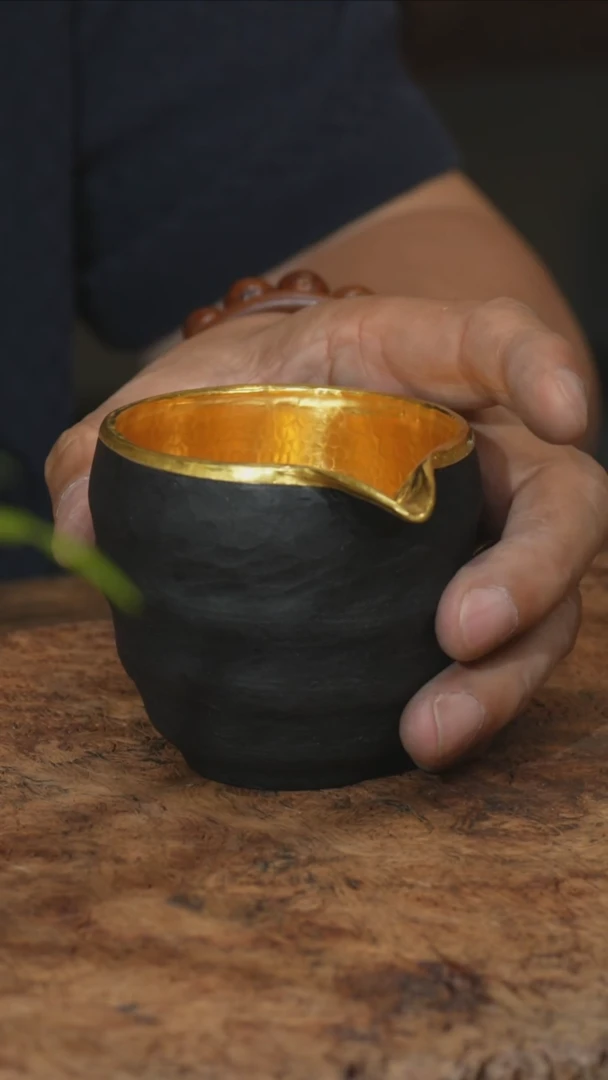 匠心严选 铁包金螺旋纹公道杯