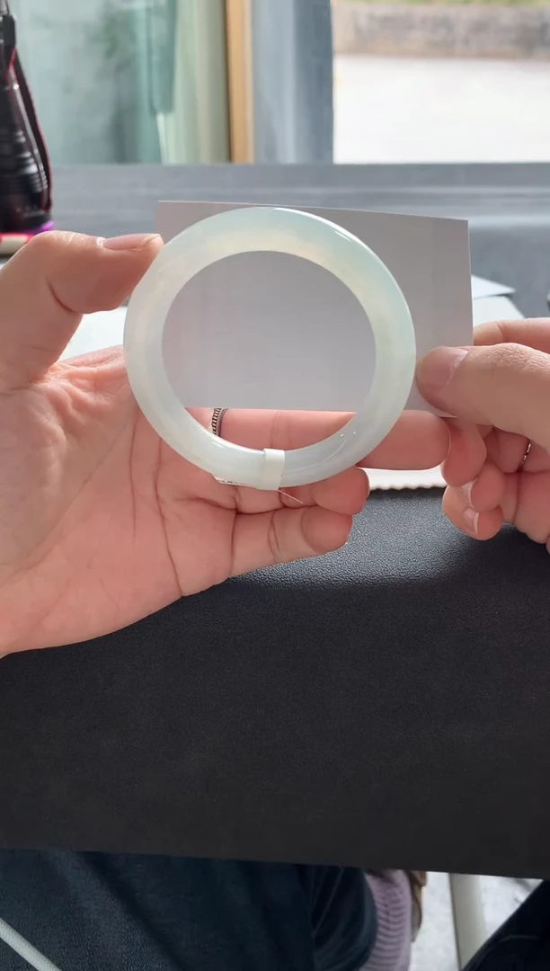 【闪购商品】翡翠手镯未镶嵌52.6圆条A4582买断