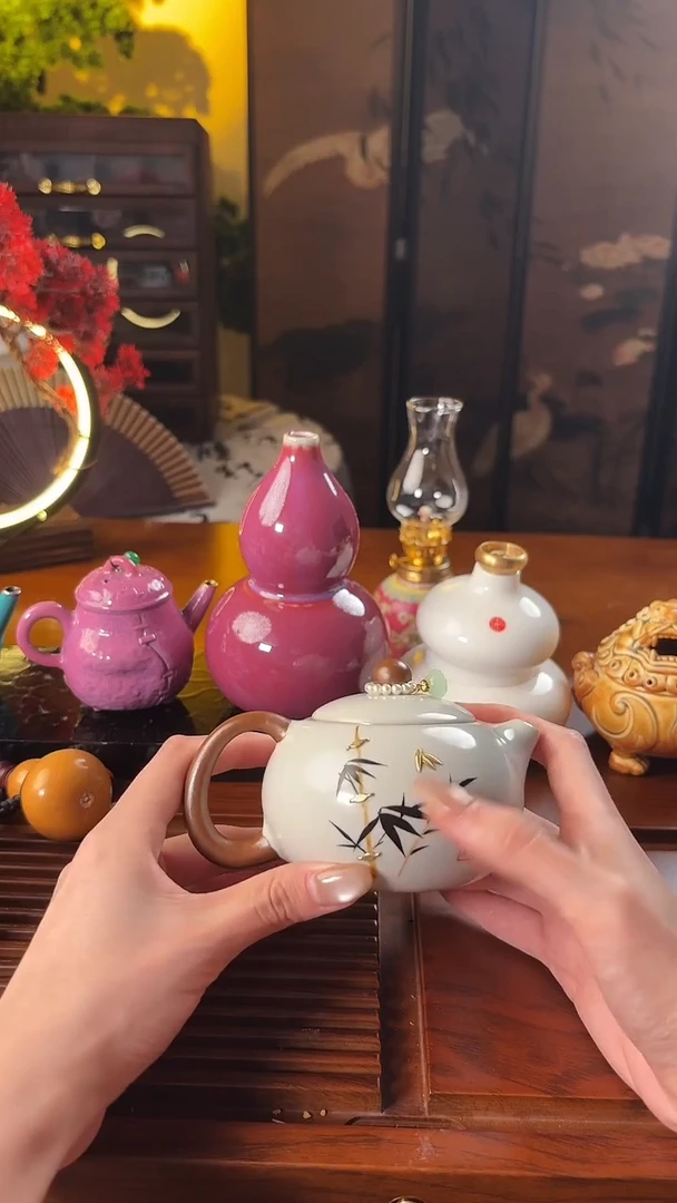 手绘竹锯钉西施壶  QIHE061