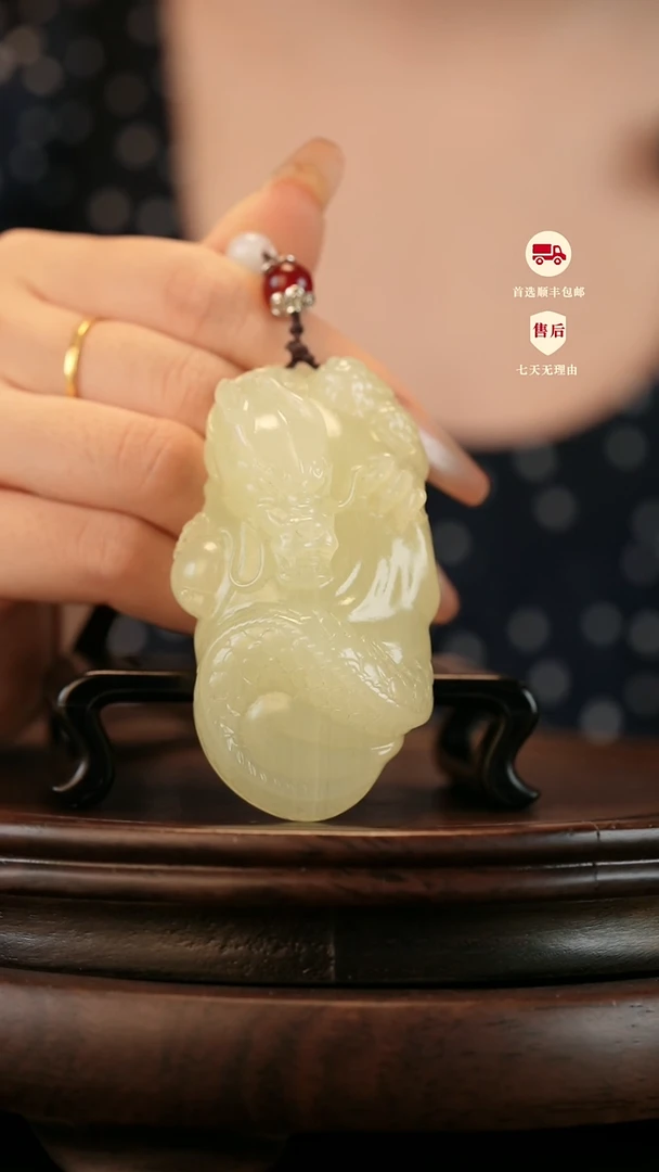 云南石竹叶青雕刻：龙腾四海手把件摆件挂件