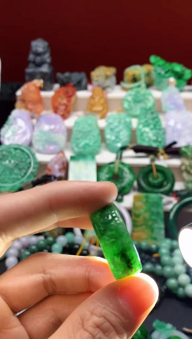 颈饰未镶嵌翡翠天然A货翡翠