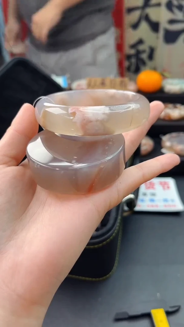 【闪购商品】石英质玉手镯未镶嵌赠送镯心（60圈口）