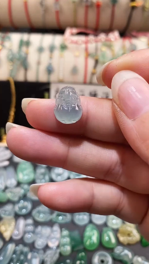 翡翠散珠貔貅裸石