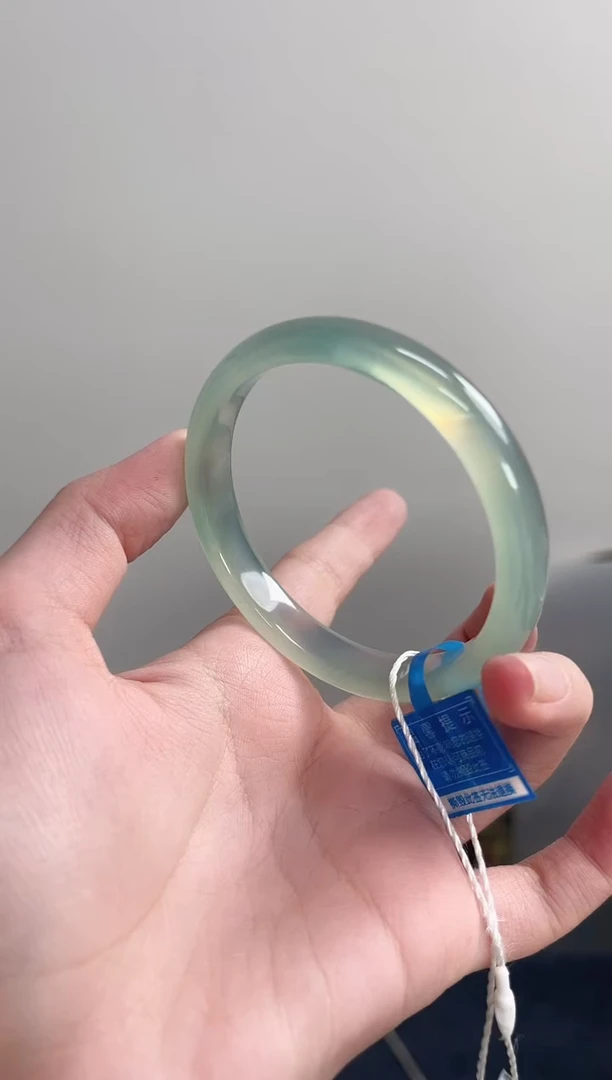 玛瑙/玉髓手镯未镶嵌小**?57-58圈