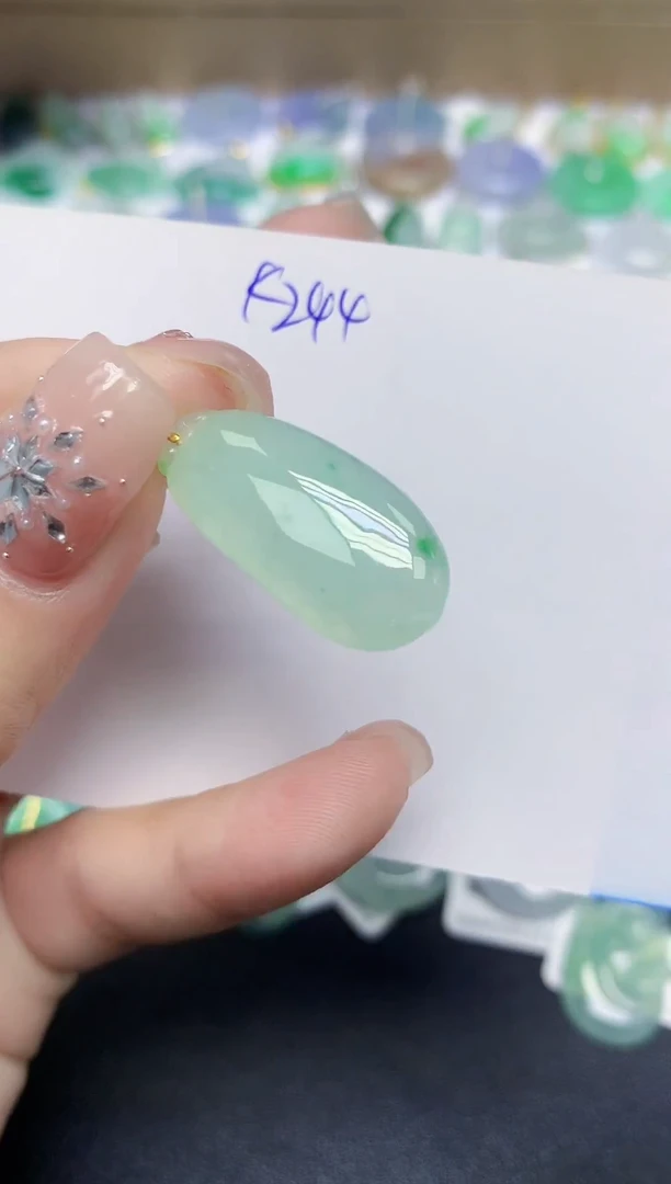 颈饰18K金镶嵌翡翠天然缅甸翡翠A货翡翠百元以上9元证书费自理