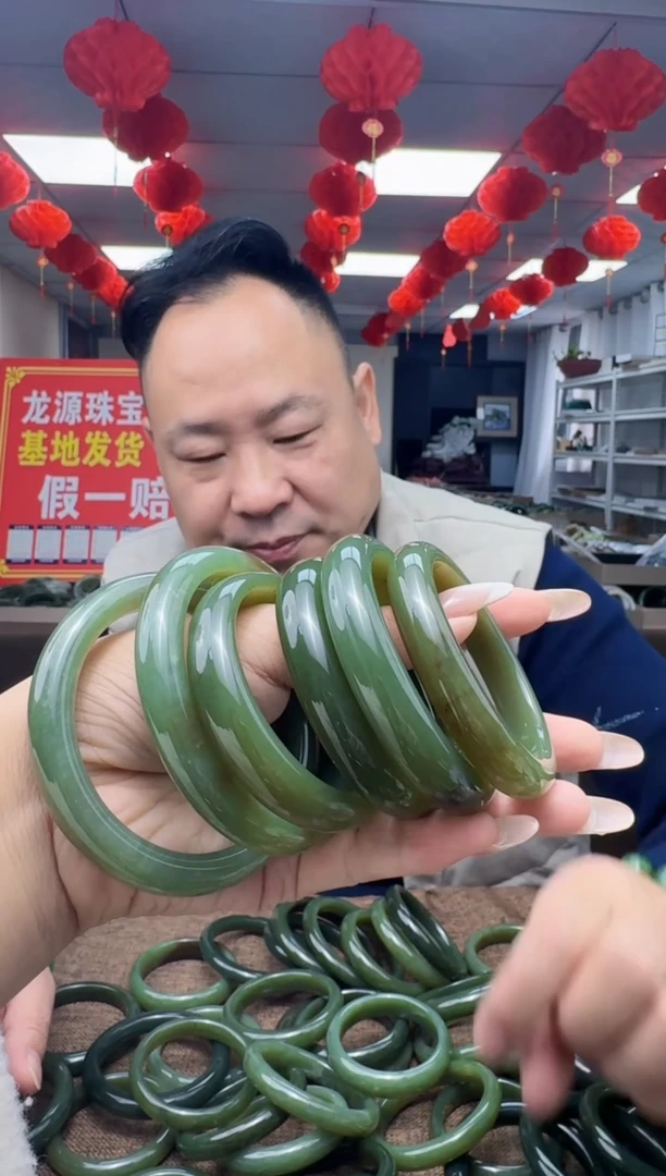 颈饰未镶嵌和田玉拍一发一，多样性发货