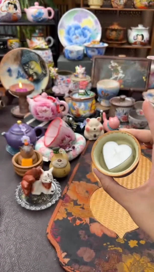 香芋紫手绘兰花高足杯