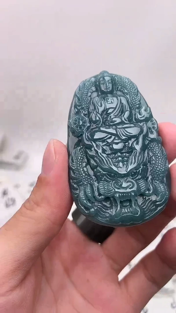 翡翠未镶嵌颈饰阿弥
