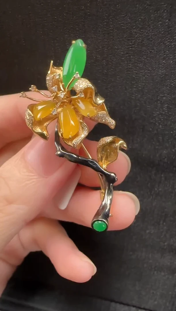 翡翠18K金镶嵌胸针144花形一个