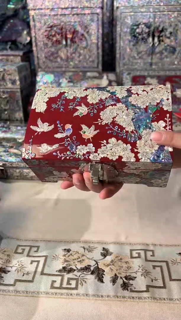 鱼锁绒布底·弘贝雅螺钿漆器文化馆