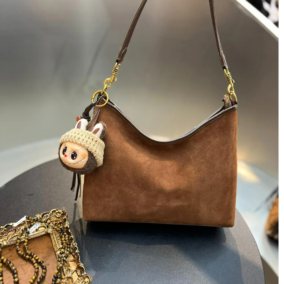 2025秋冬新款时尚百搭轻奢高级感女手提单肩斜挎通勤磨砂皮腋下包