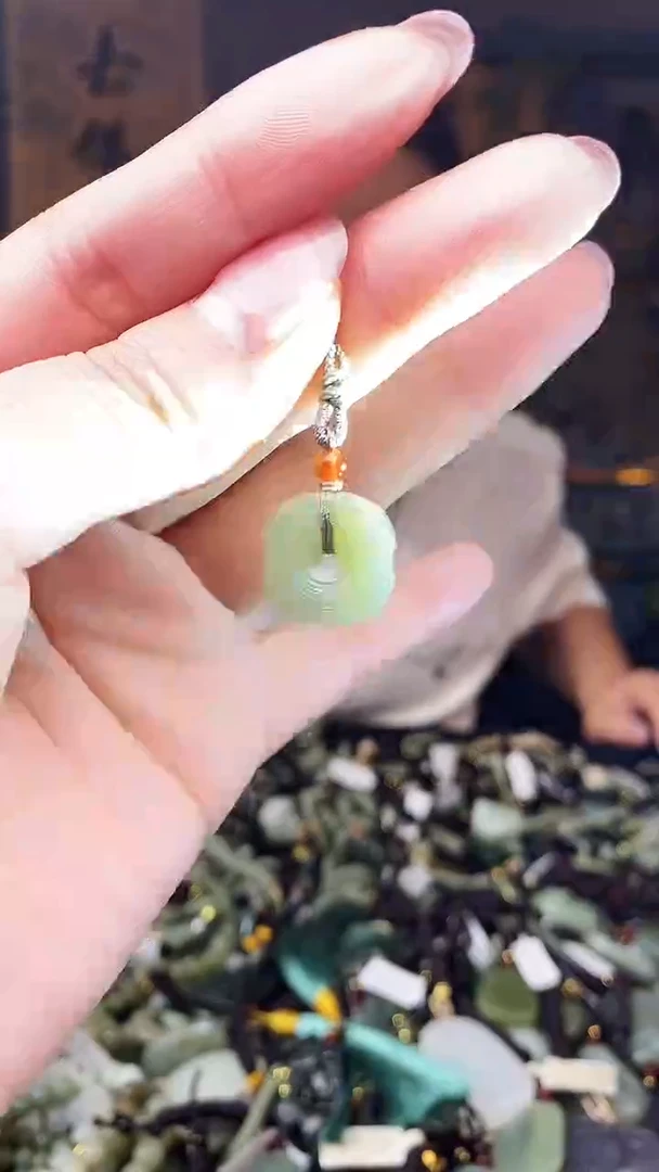 颈饰未镶嵌和田玉多样性发货，拍一发一