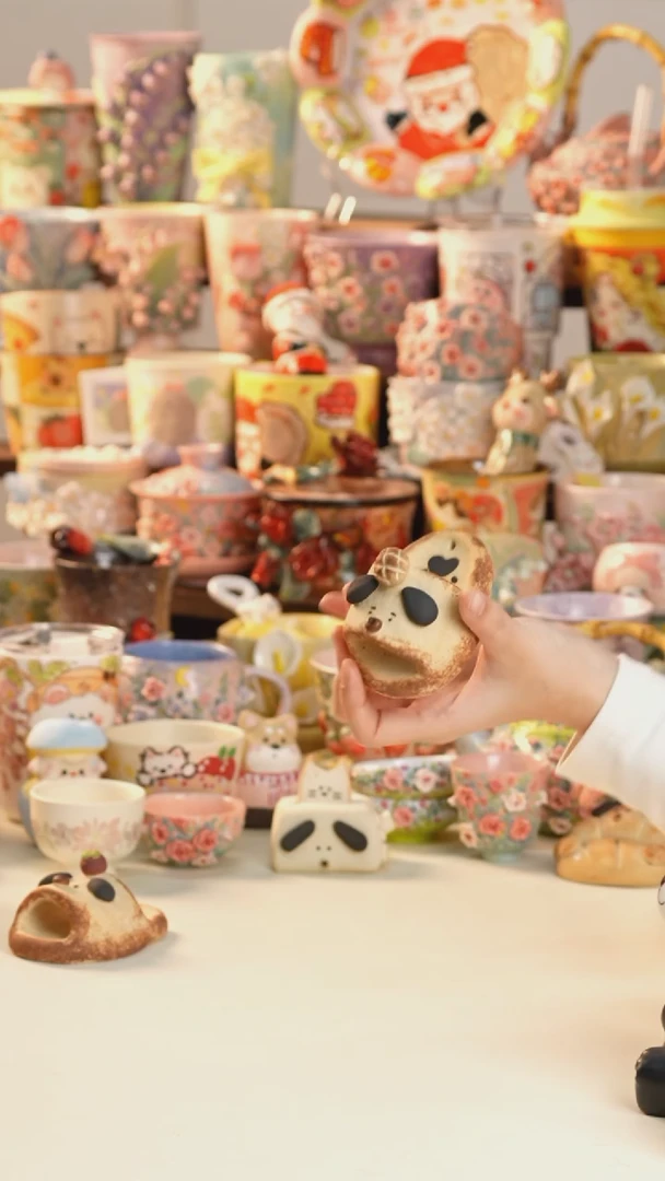 摆件陶景德镇釉下彩手绘设计师款陶瓷