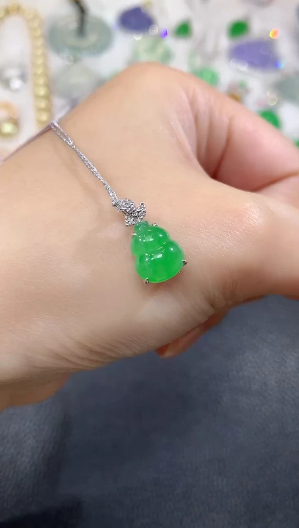 吊坠(不含链)18K金镶嵌翡翠A27