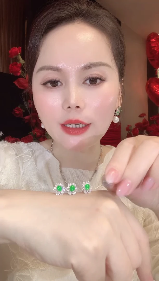 18K金镶嵌翡翠耳饰C112 多样性发货一件