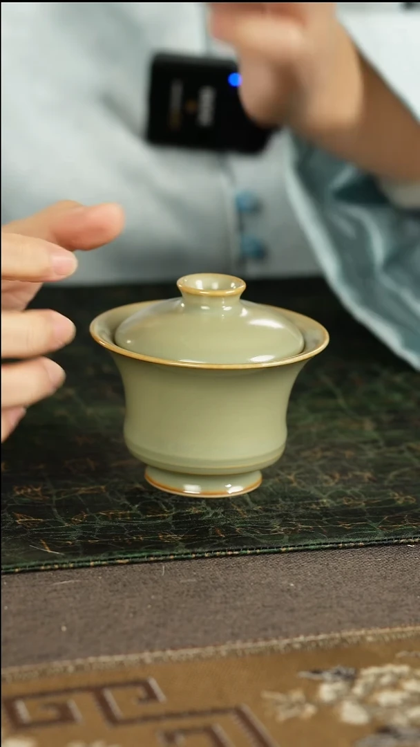 善窑厂汝窑粉青马蹄盖碗