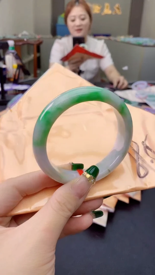 翡翠手镯未镶嵌0281375832