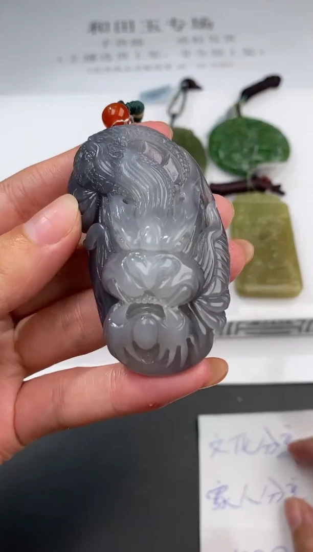 未镶嵌和田玉挂件373278    多人