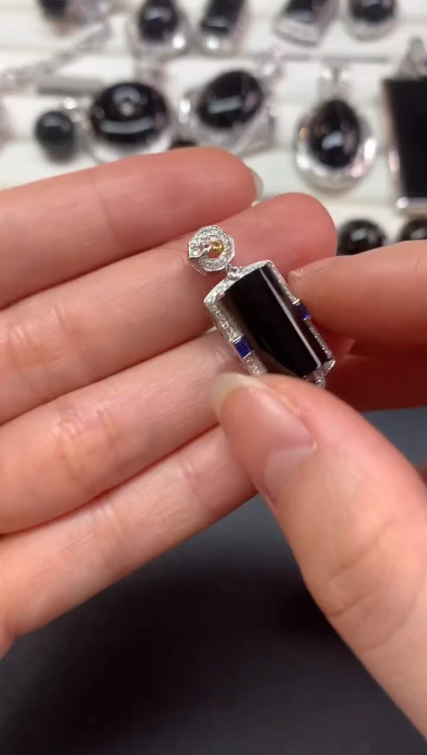 【闪购商品】翡翠吊坠(不含链)18K金镶嵌Z522|3980