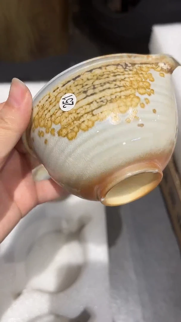 公道杯251号容量140-160ML中白泥 有取钉痕迹