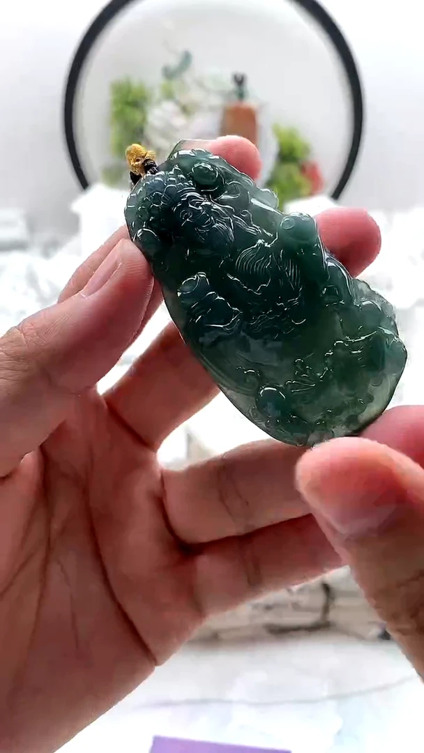 颈饰未镶嵌翡翠财神